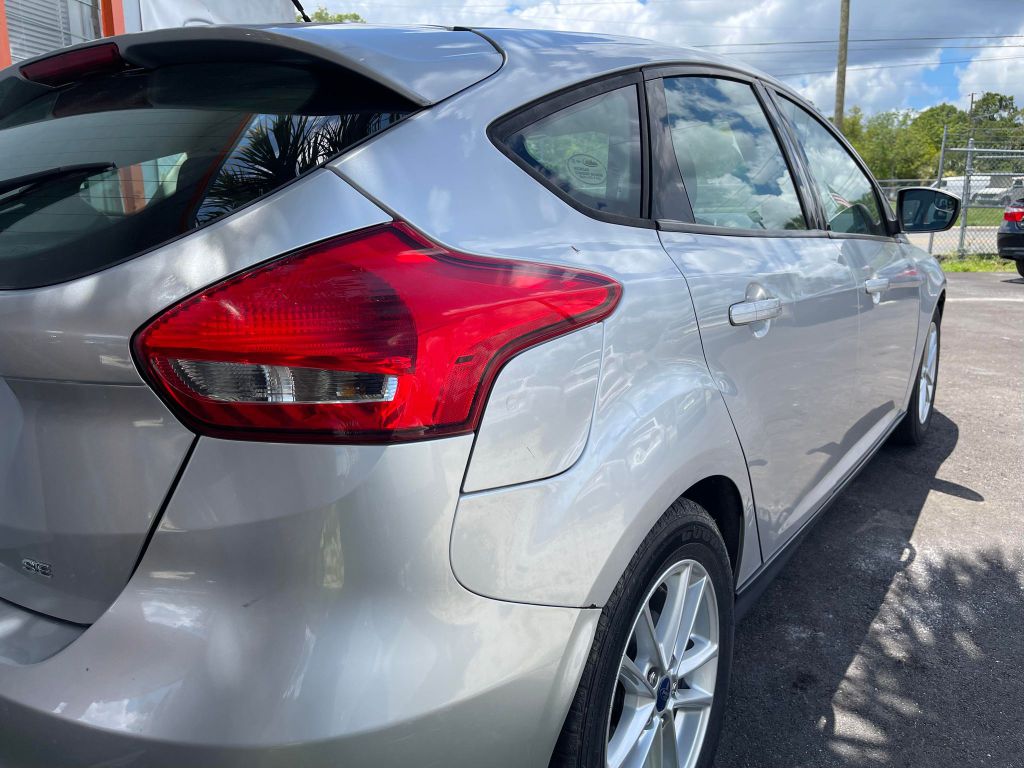 Photo 6 of this FORD FOCUS