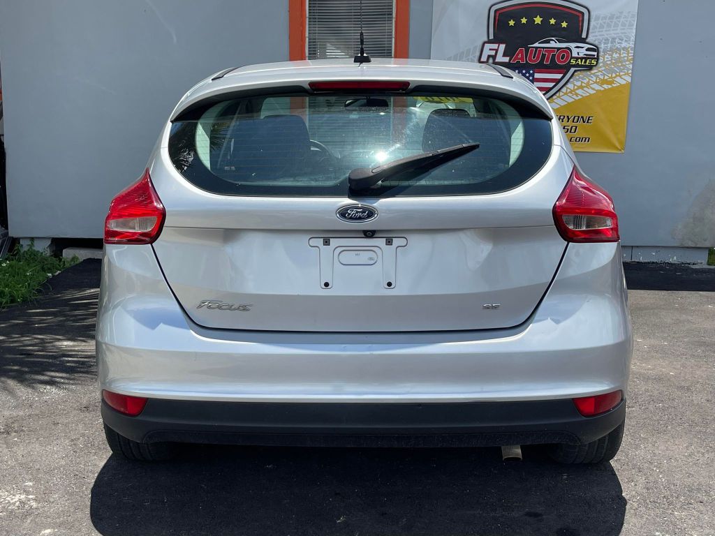 Photo 5 of this FORD FOCUS