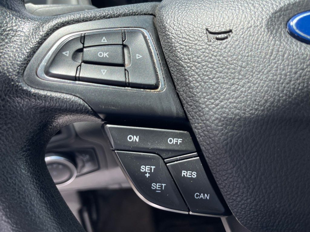 Photo 31 of this FORD FOCUS