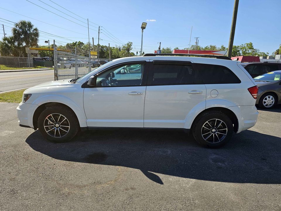 Photo 8 of this DODGE JOURNEY
