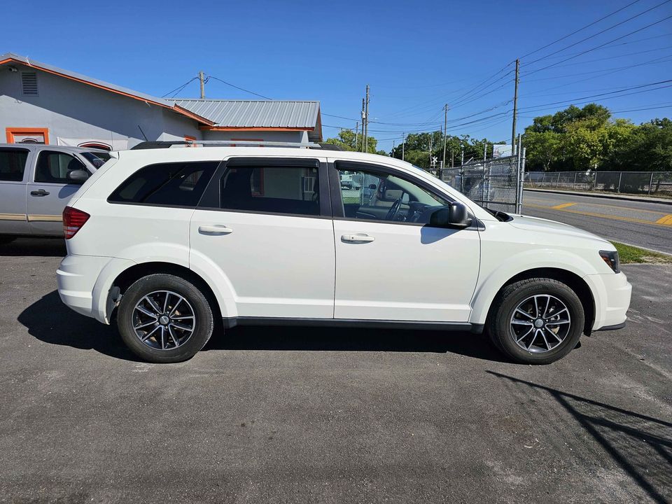 Photo 4 of this DODGE JOURNEY
