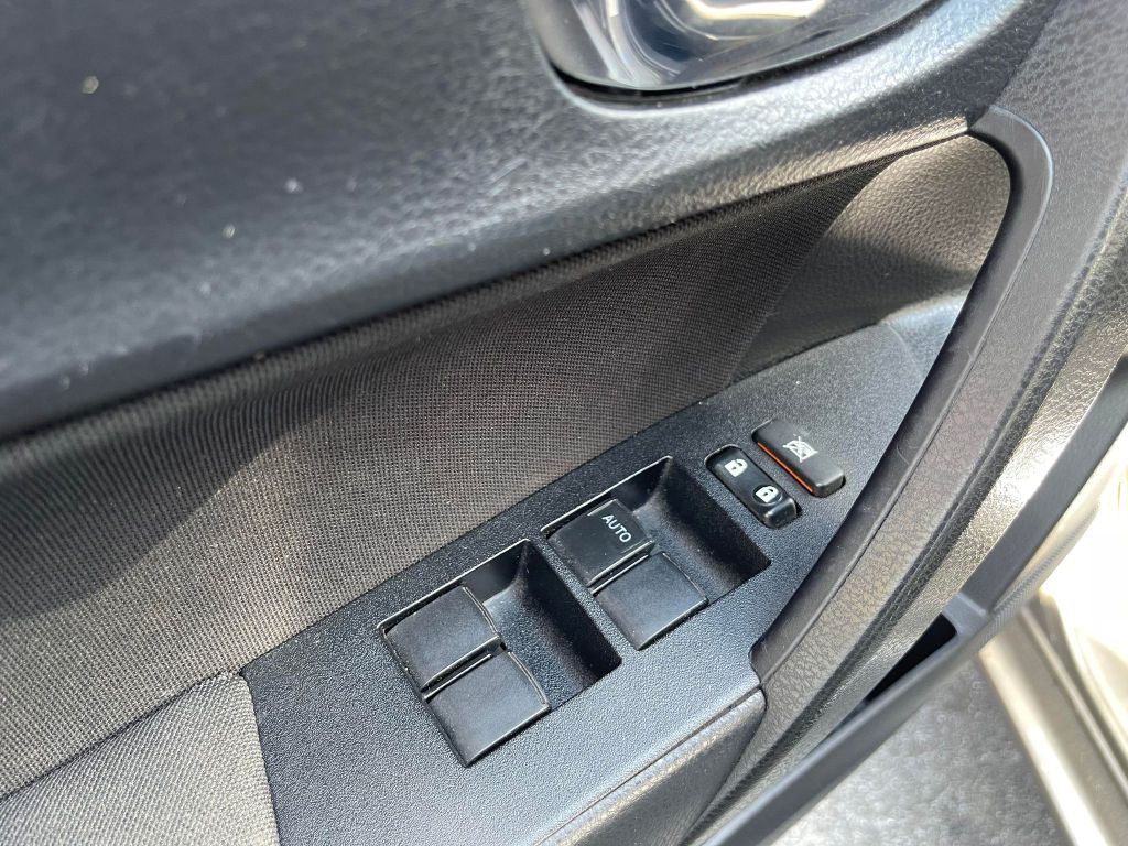 Photo 7 of this TOYOTA COROLLA
