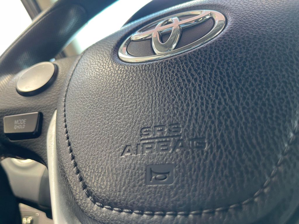Photo 9 of this TOYOTA COROLLA