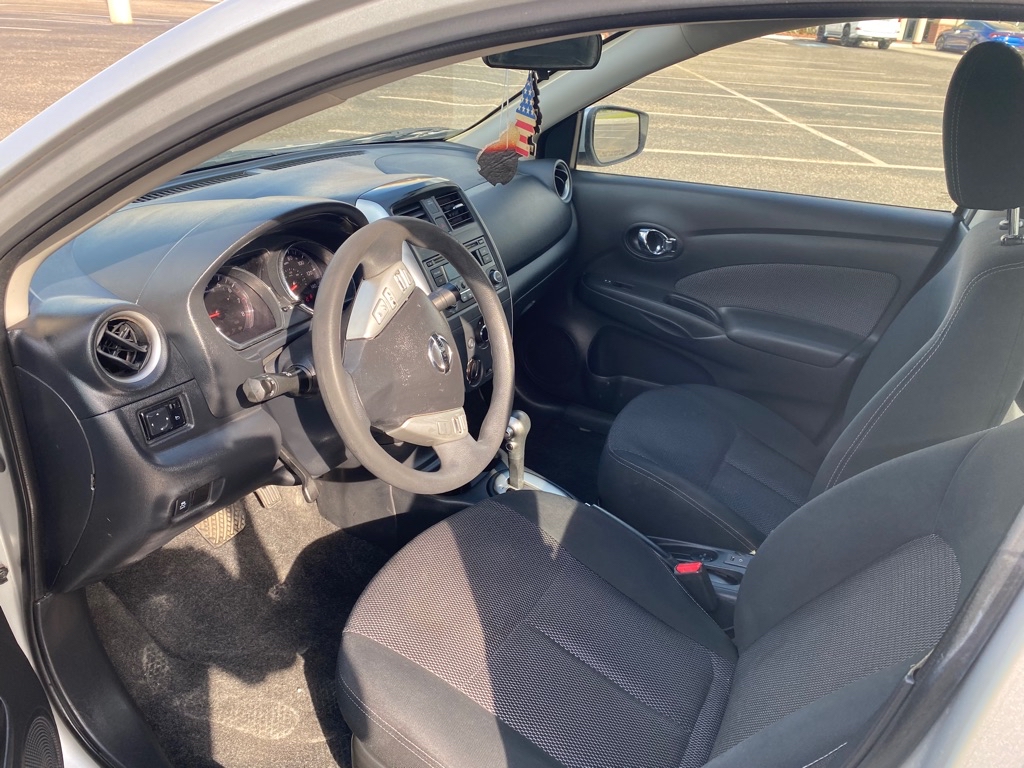 Photo 5 of this NISSAN VERSA