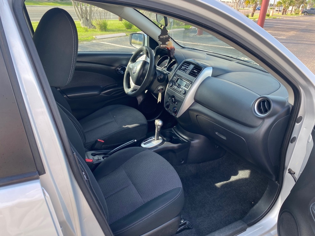 Photo 7 of this NISSAN VERSA