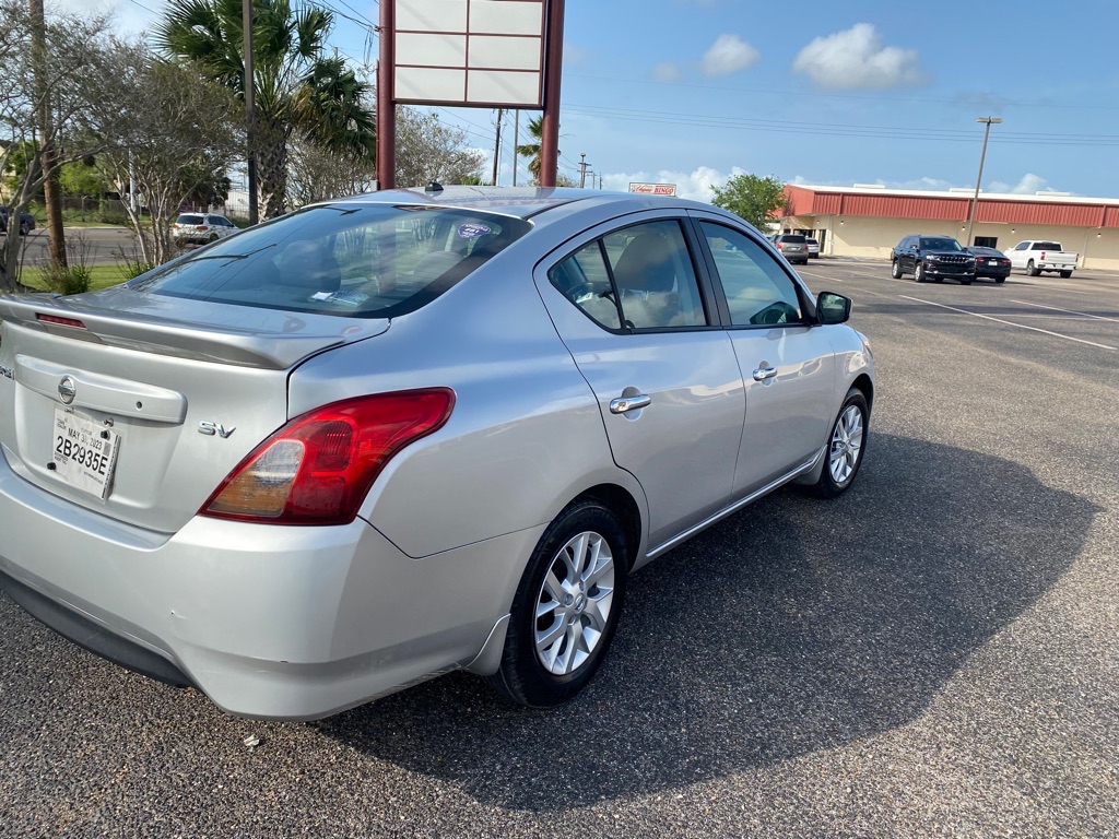 Photo 4 of this NISSAN VERSA