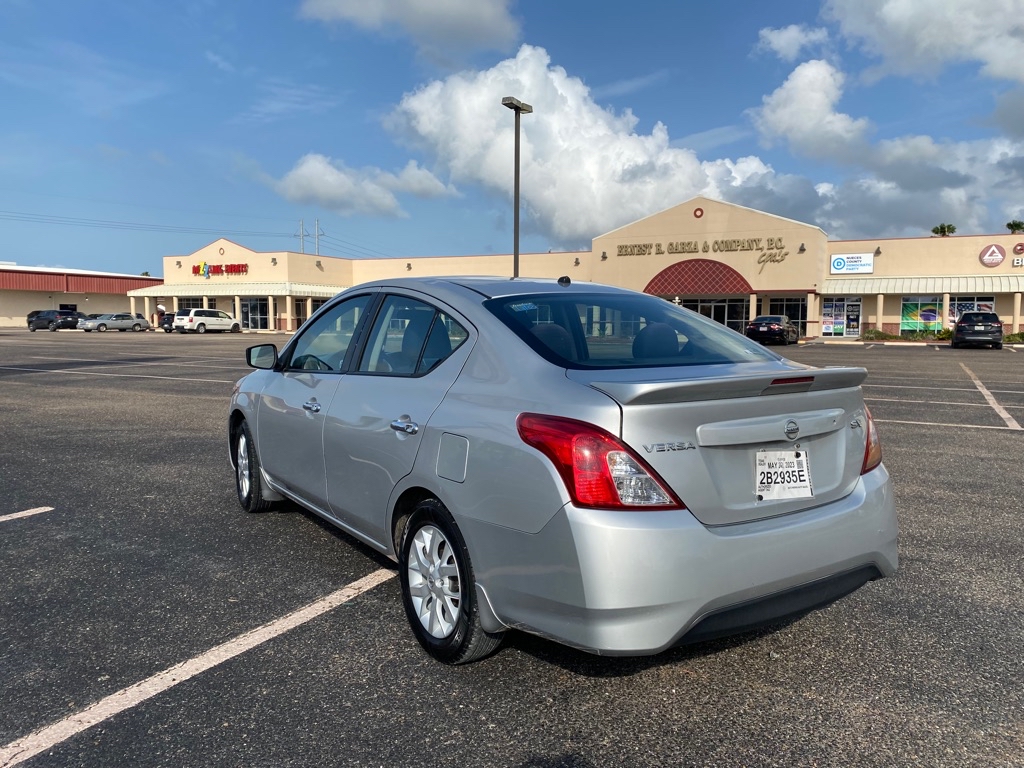 Photo 3 of this NISSAN VERSA