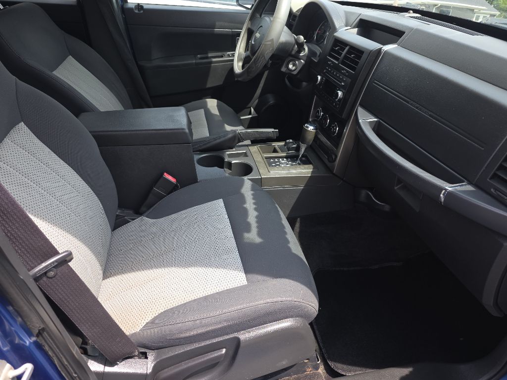 Photo 7 of this JEEP LIBERTY