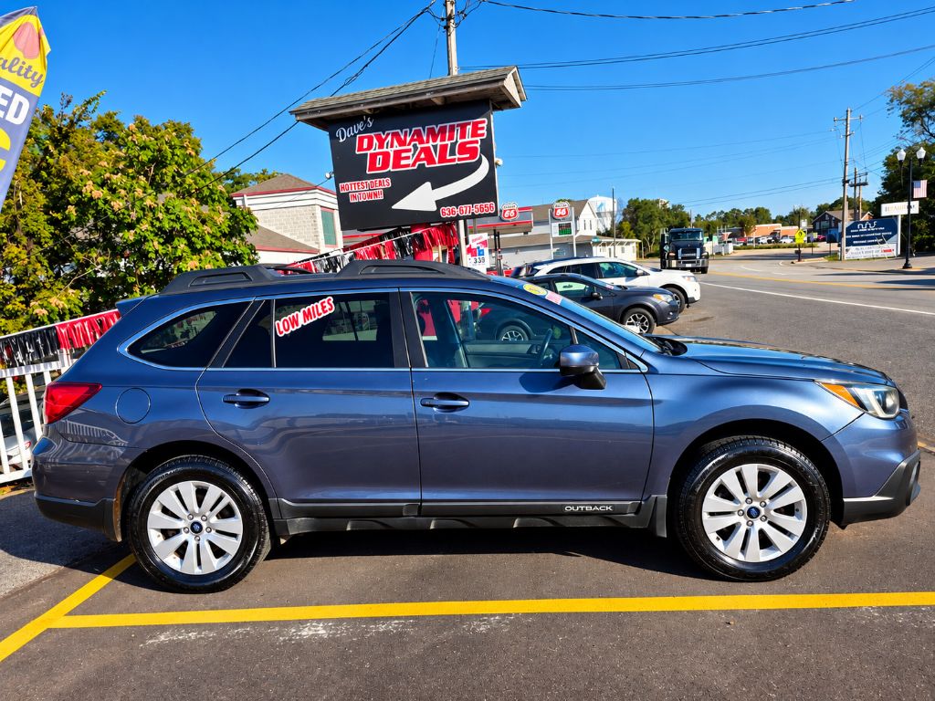 Photo 2 of this SUBARU OUTBACK