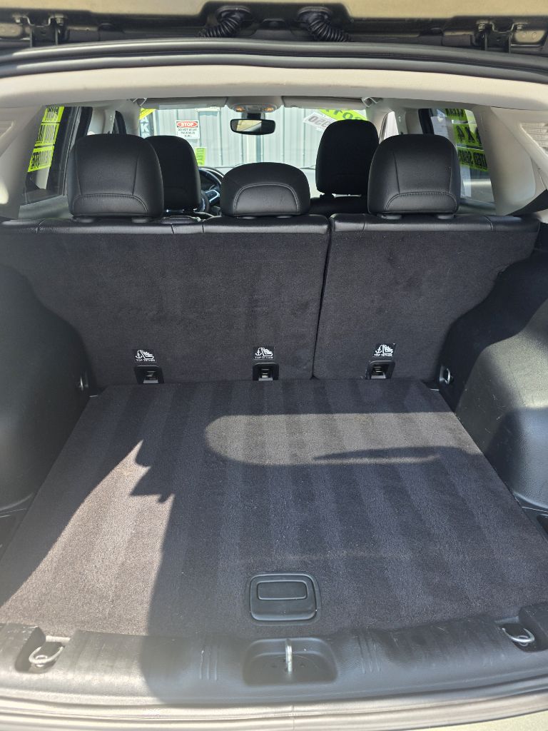 Photo 17 of this JEEP COMPASS