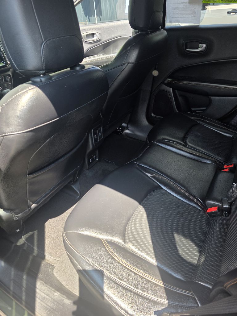 Photo 14 of this JEEP COMPASS