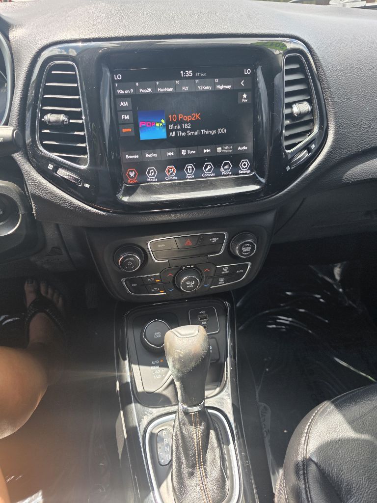 Photo 12 of this JEEP COMPASS