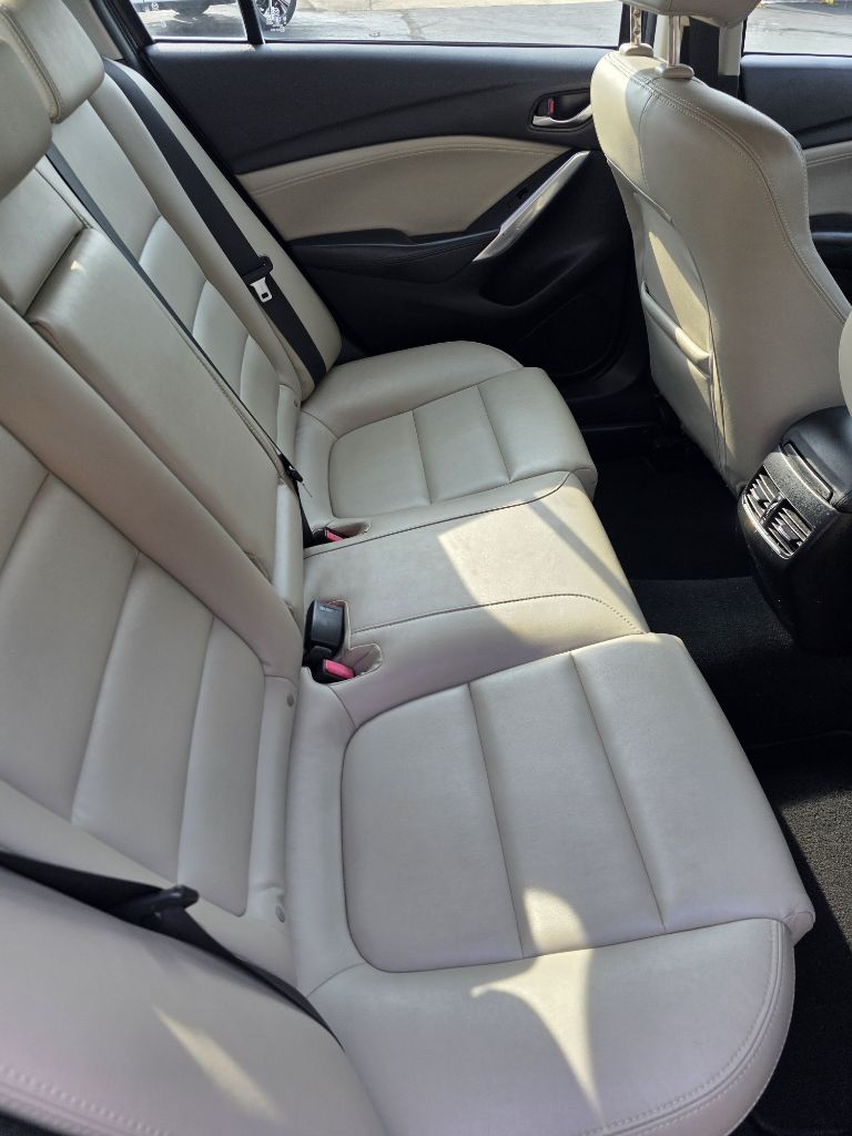 Photo 12 of this MAZDA MAZDA6