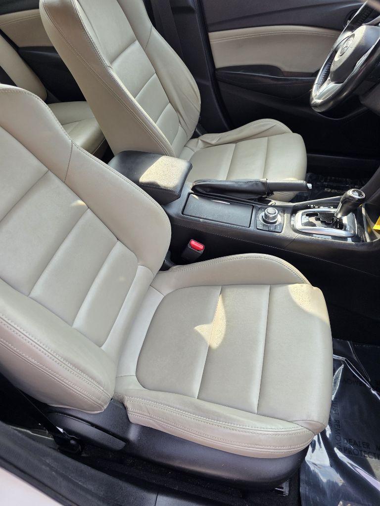 Photo 10 of this MAZDA MAZDA6