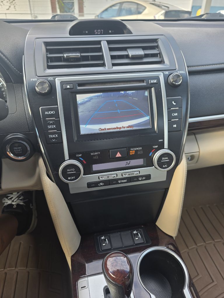 Photo 11 of this TOYOTA CAMRY