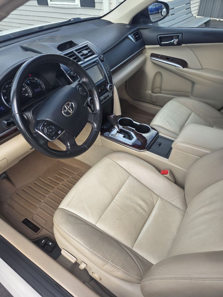 Photo 9 of this TOYOTA CAMRY