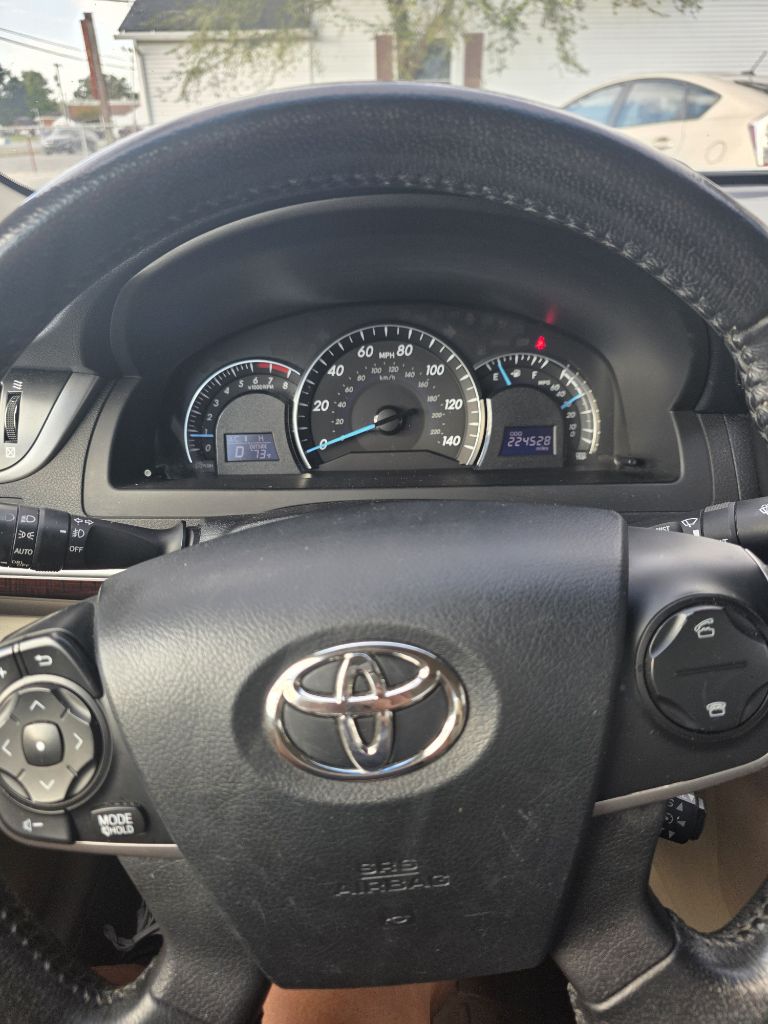 Photo 10 of this TOYOTA CAMRY