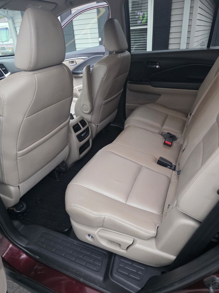 Photo 15 of this HONDA PILOT