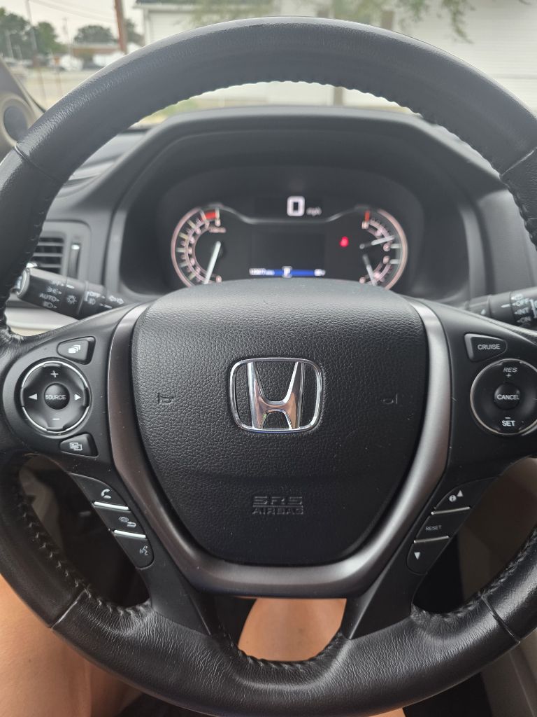 Photo 18 of this HONDA PILOT