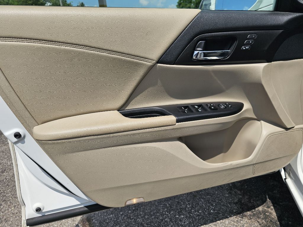 Photo 21 of this HONDA ACCORD EX-L
