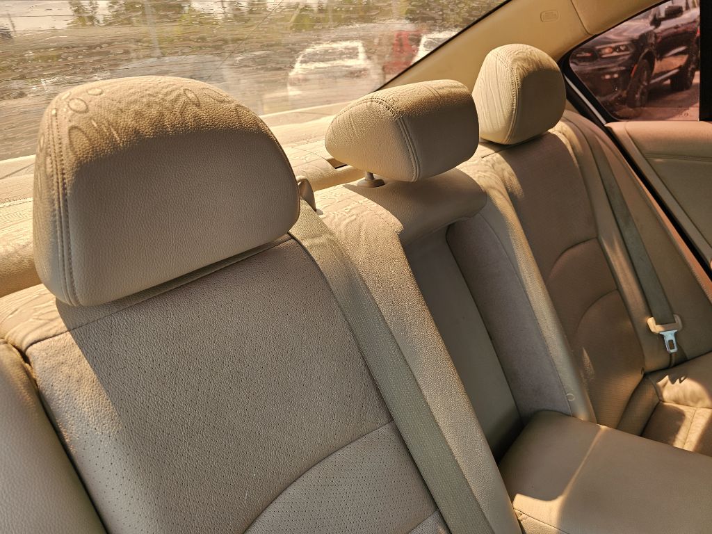 Photo 37 of this HONDA ACCORD EX-L