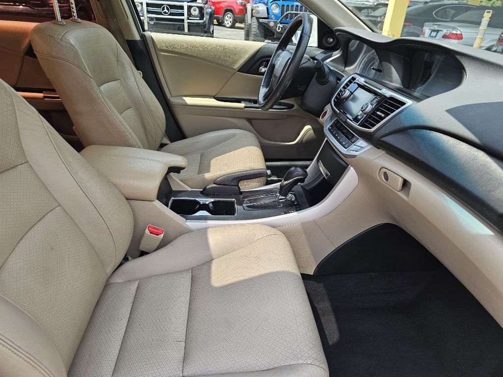 Photo 40 of this HONDA ACCORD EX-L