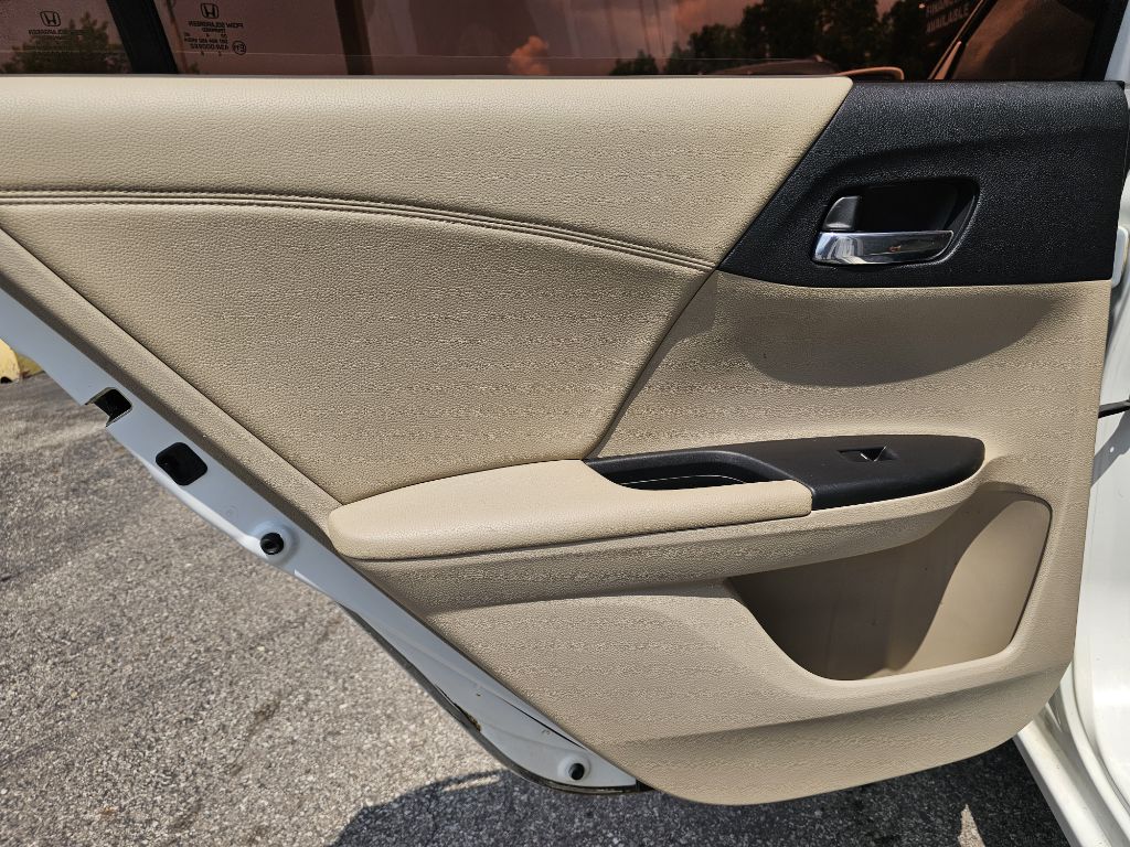 Photo 35 of this HONDA ACCORD EX-L
