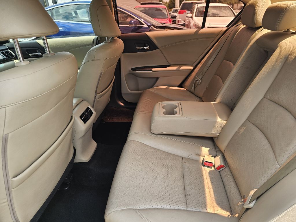 Photo 32 of this HONDA ACCORD EX-L