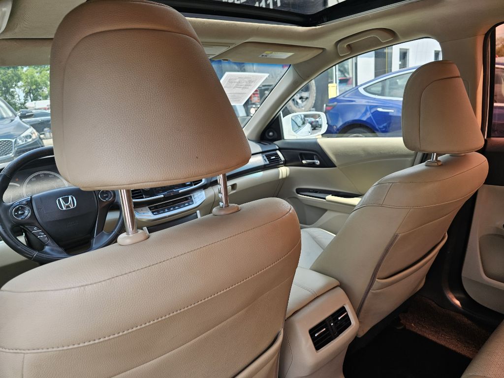 Photo 33 of this HONDA ACCORD EX-L