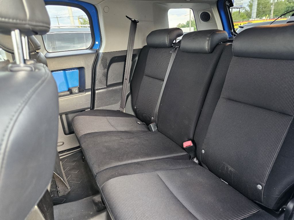 Photo 34 of this TOYOTA FJ CRUISER
