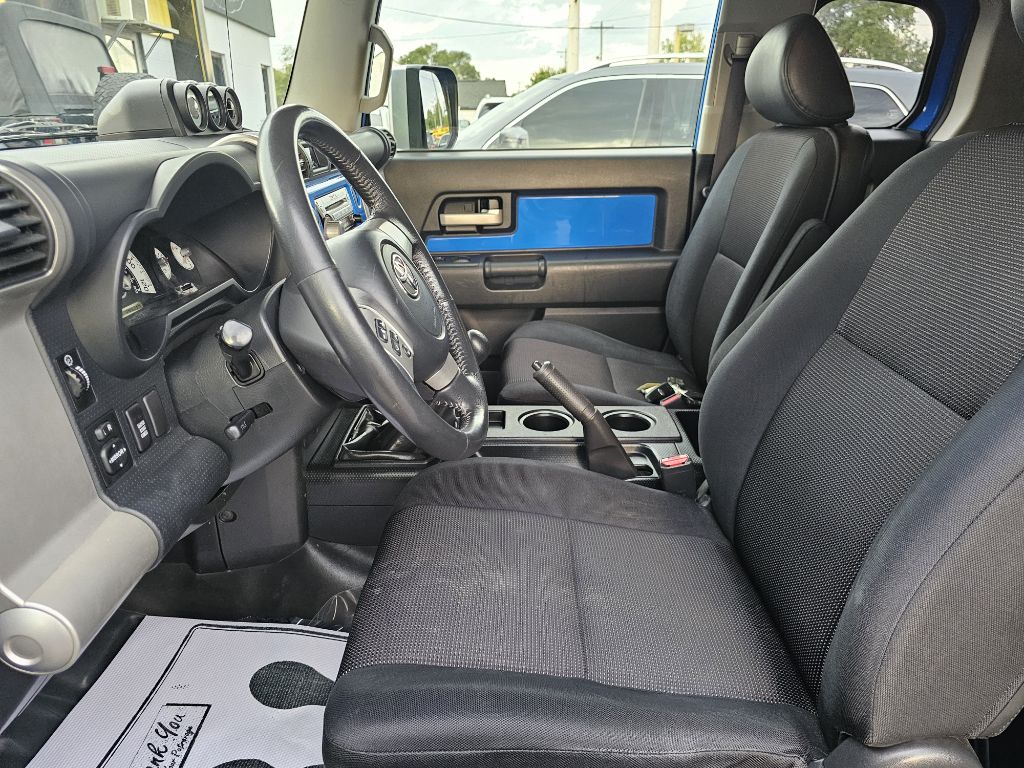 Photo 20 of this TOYOTA FJ CRUISER