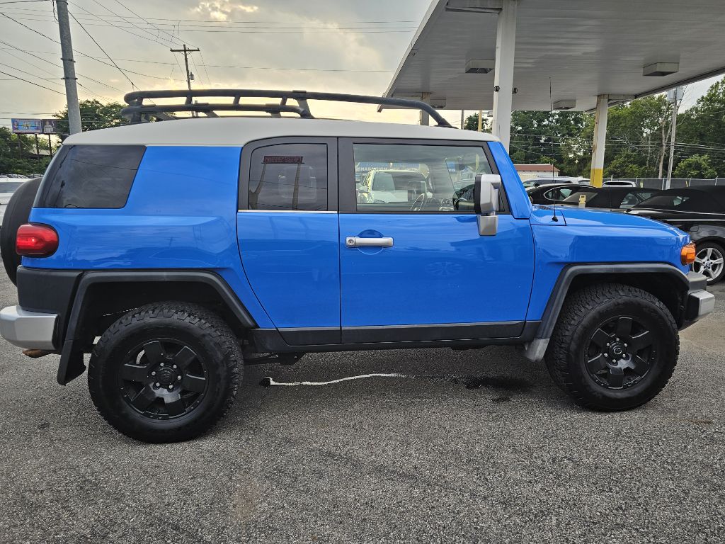 Photo 13 of this TOYOTA FJ CRUISER