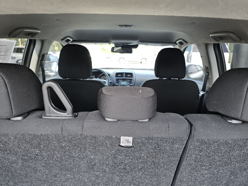 Photo 36 of this MITSUBISHI OUTLANDER SPORT