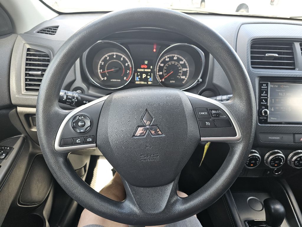 Photo 28 of this MITSUBISHI OUTLANDER SPORT