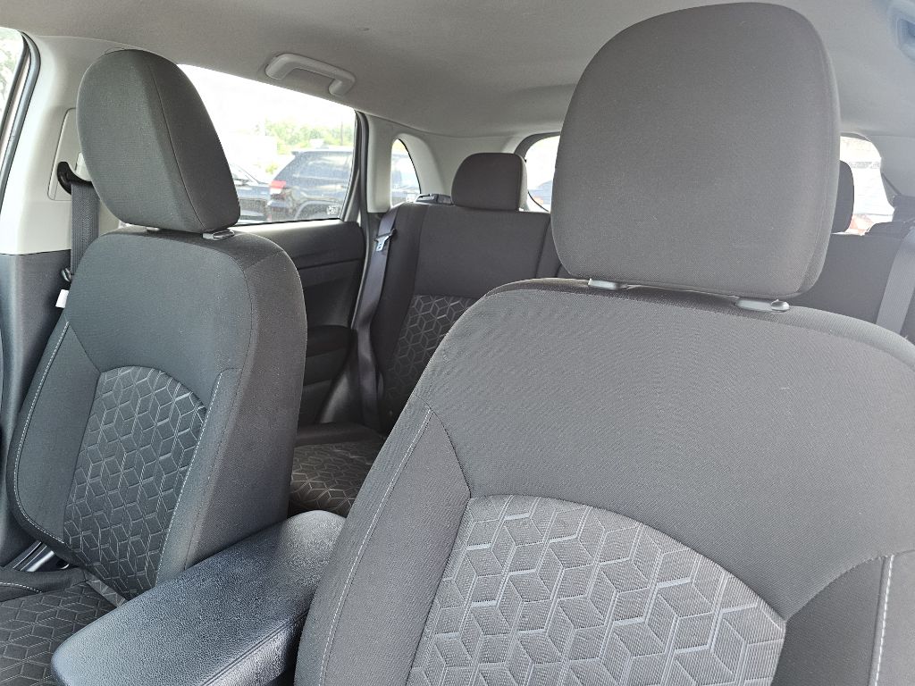 Photo 21 of this MITSUBISHI OUTLANDER SPORT