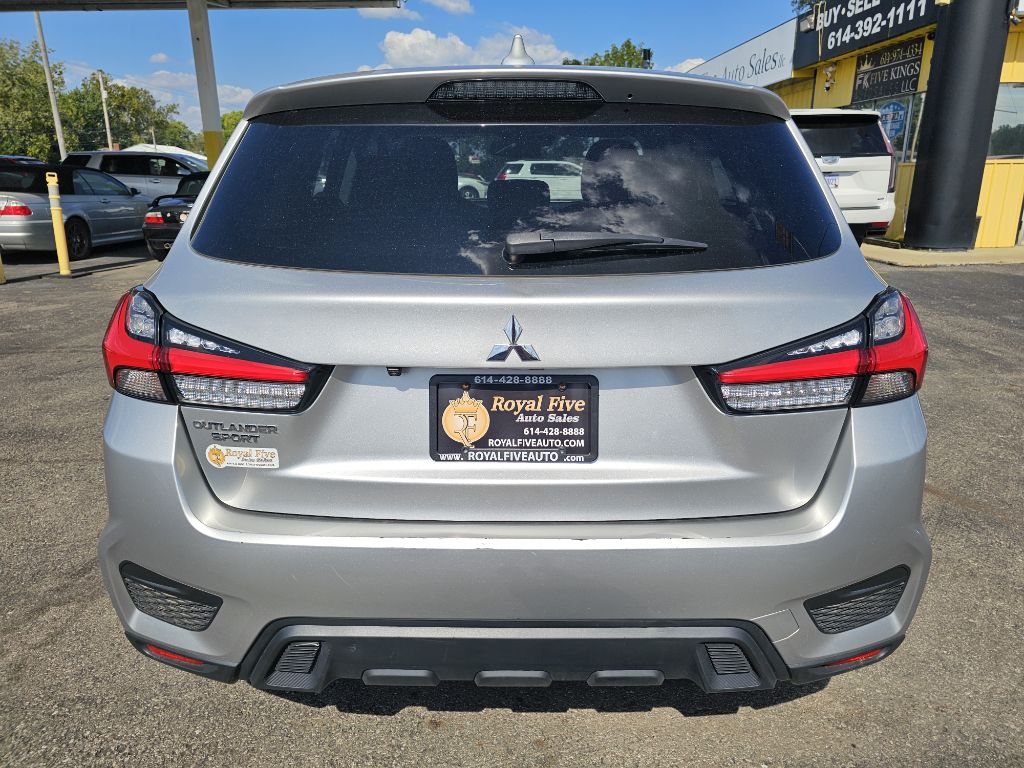 Photo 13 of this MITSUBISHI OUTLANDER SPORT