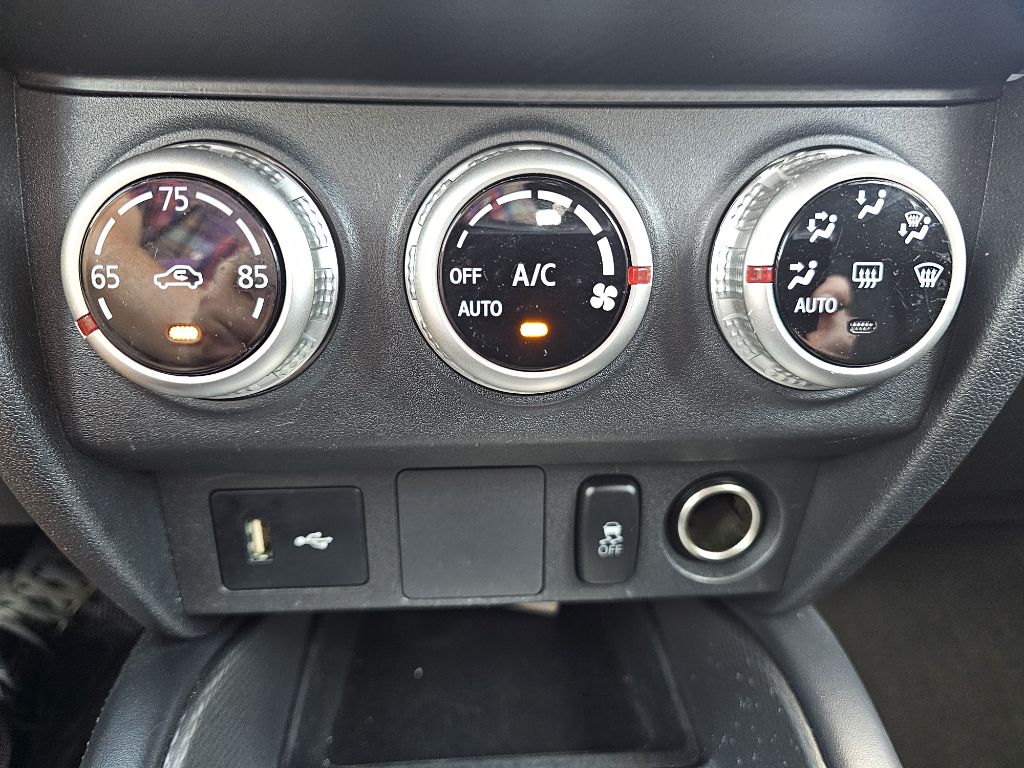 Photo 26 of this MITSUBISHI OUTLANDER SPORT