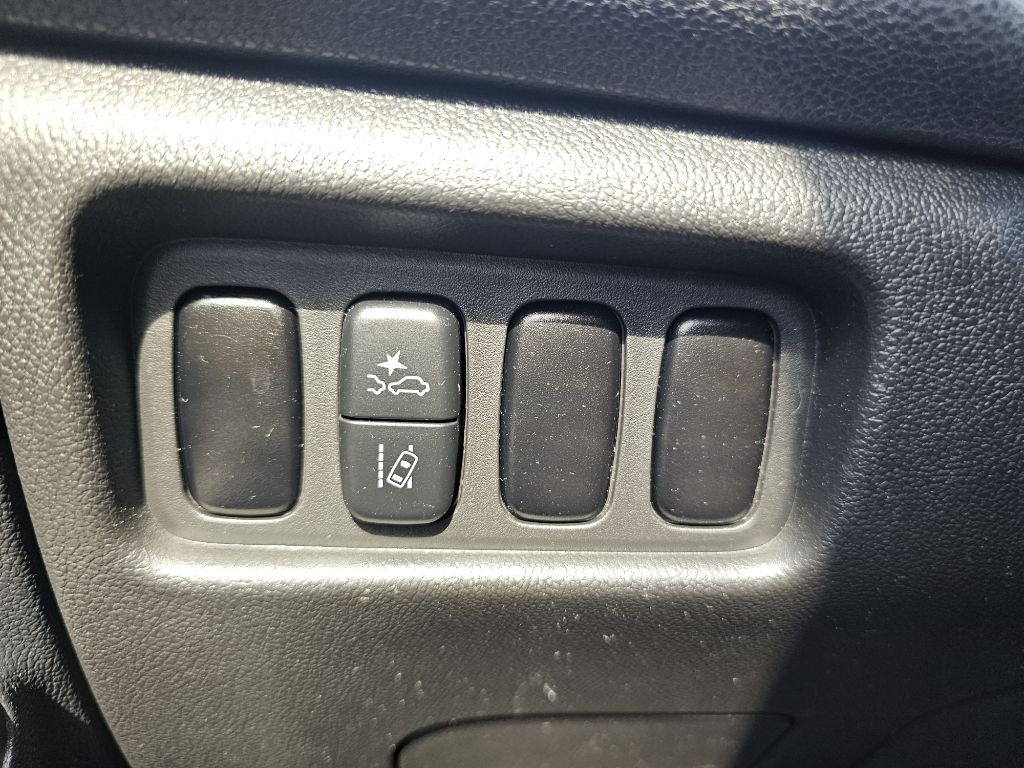 Photo 30 of this MITSUBISHI OUTLANDER SPORT