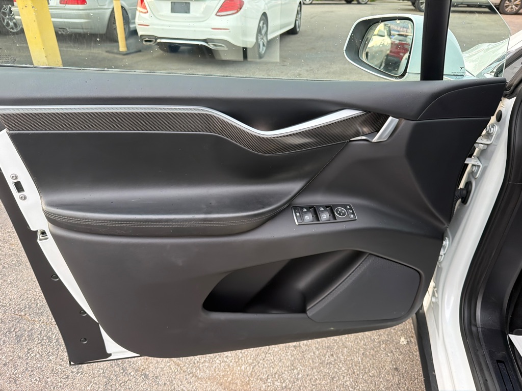 Photo 31 of this TESLA MODEL X 100D