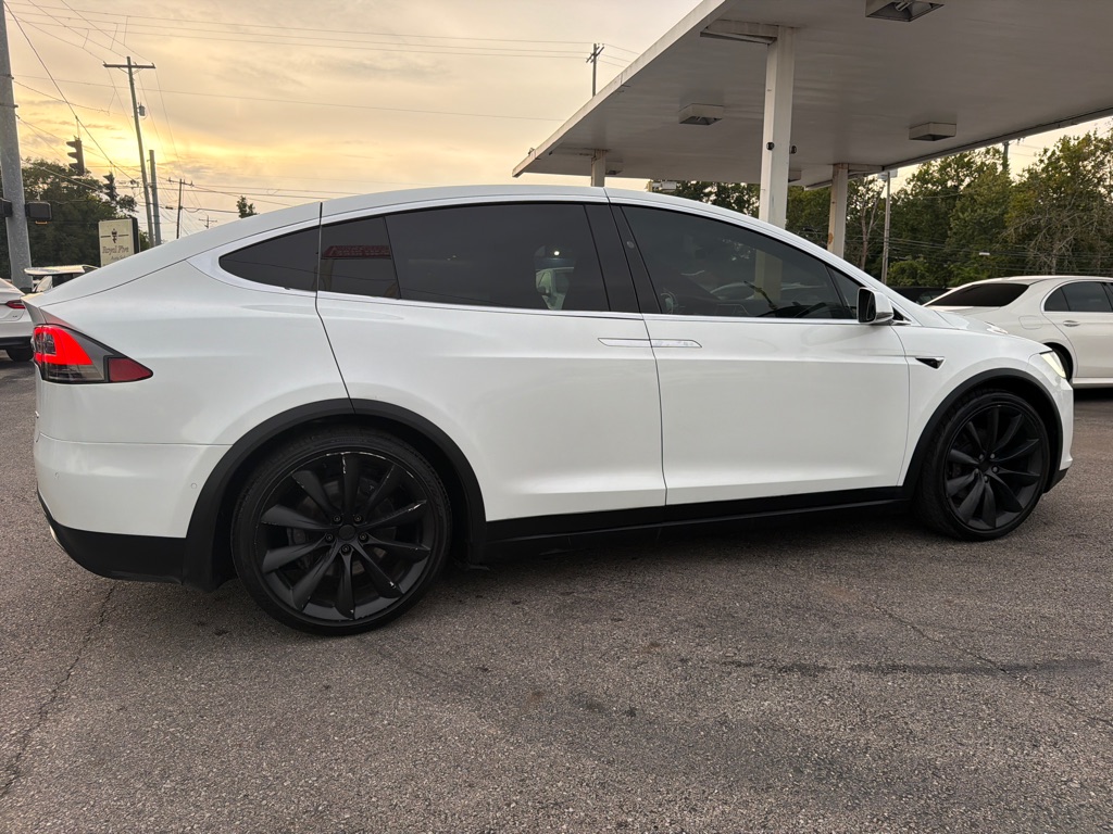 Photo 22 of this TESLA MODEL X 100D