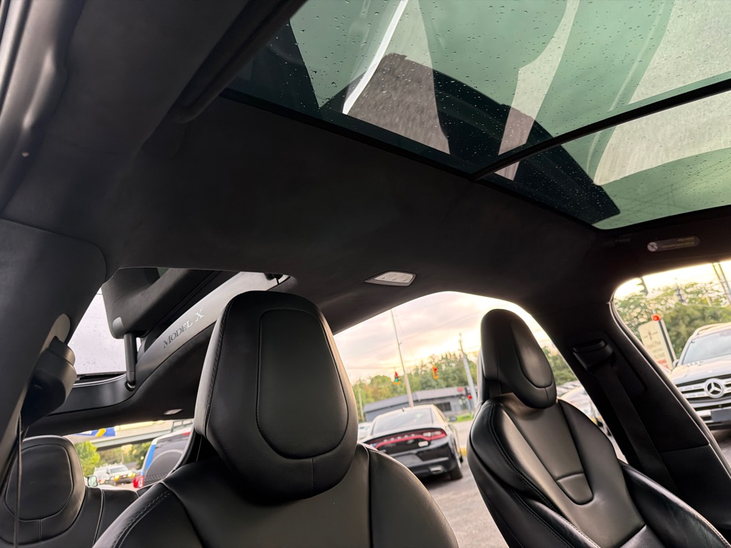 Photo 40 of this TESLA MODEL X 100D