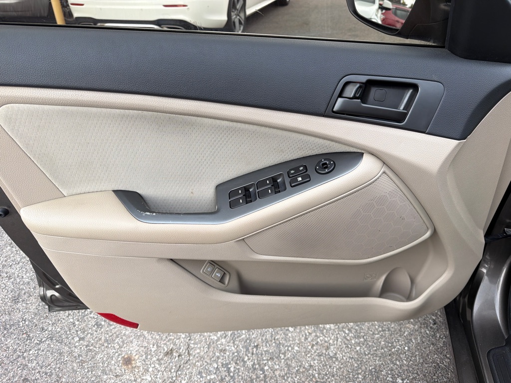 Photo 20 of this KIA OPTIMA