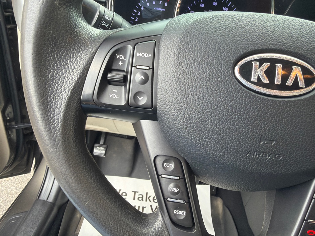 Photo 37 of this KIA OPTIMA