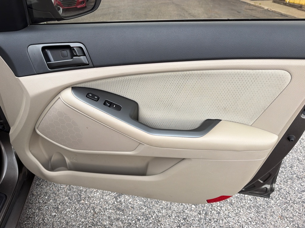 Photo 29 of this KIA OPTIMA
