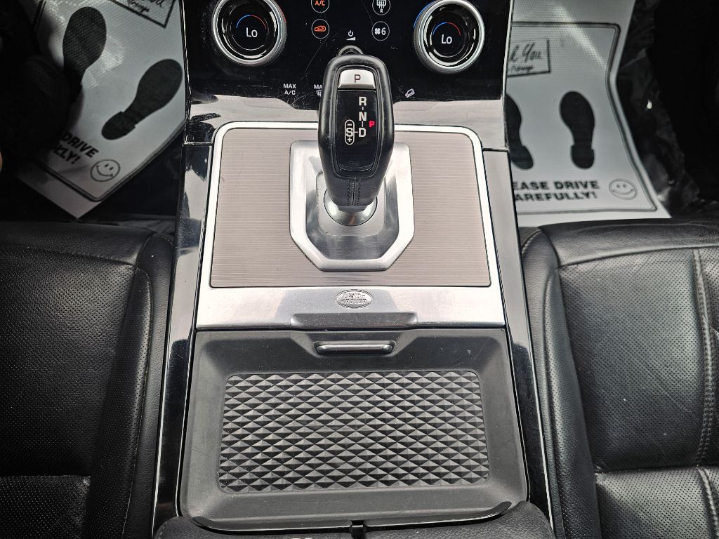 Photo 31 of this LAND ROVER RANGE ROVER EVO