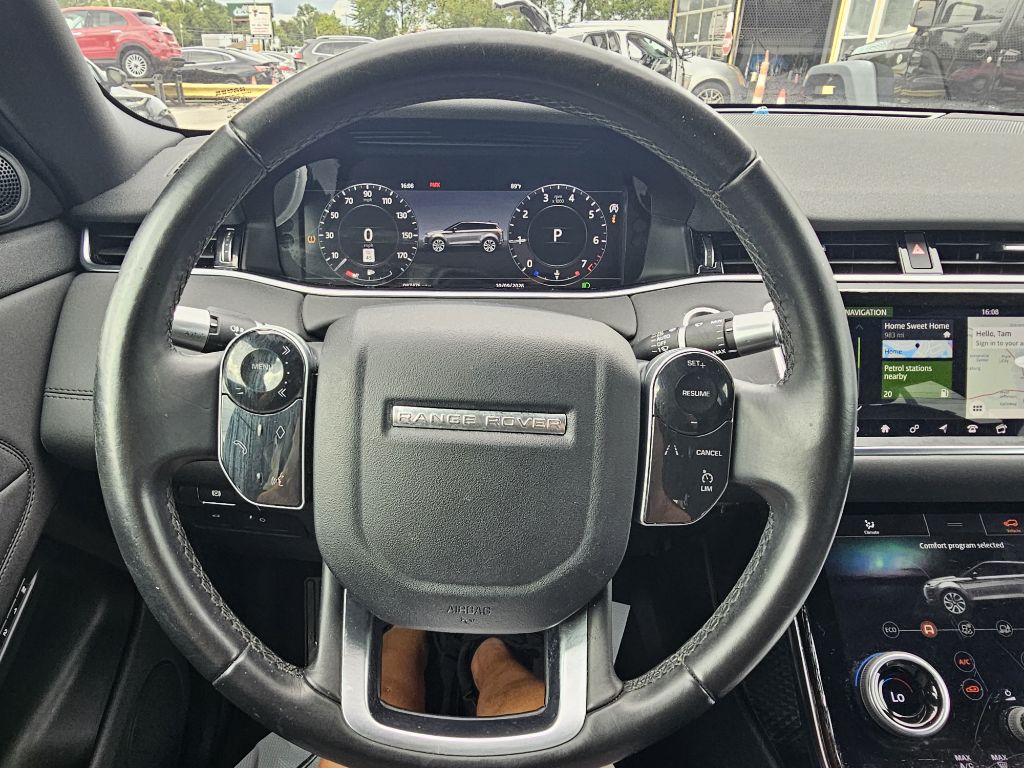 Photo 32 of this LAND ROVER RANGE ROVER EVO
