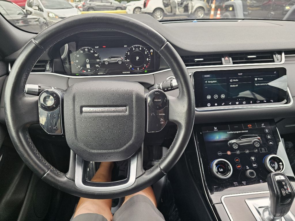 Photo 26 of this LAND ROVER RANGE ROVER EVO