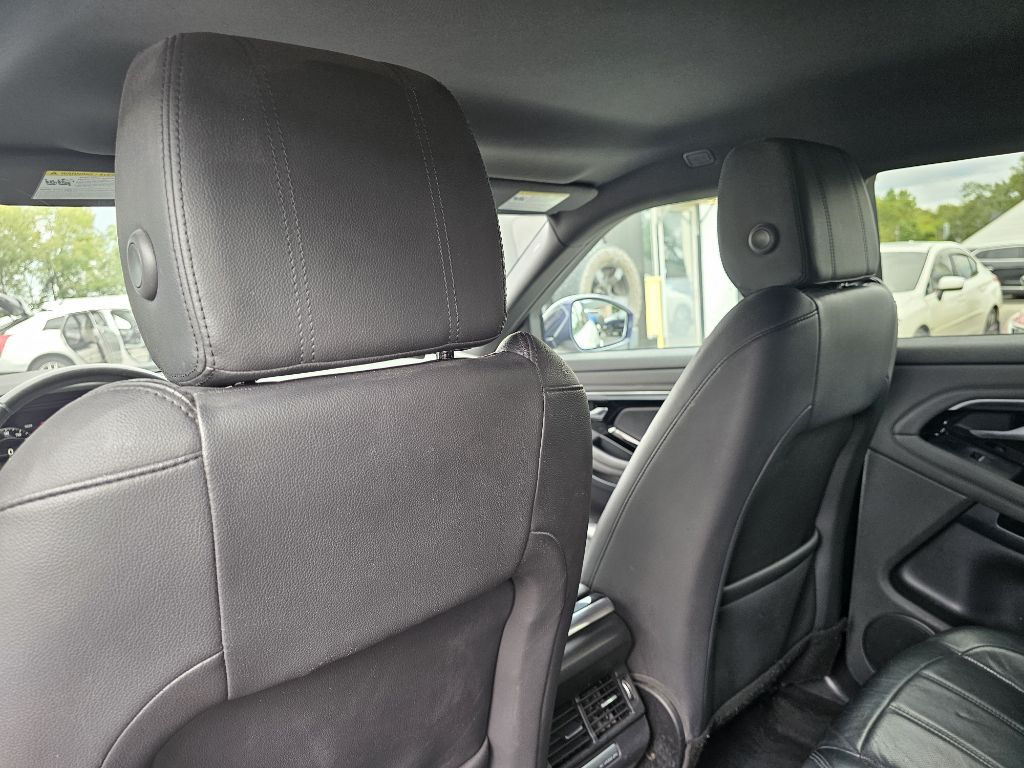 Photo 38 of this LAND ROVER RANGE ROVER EVO