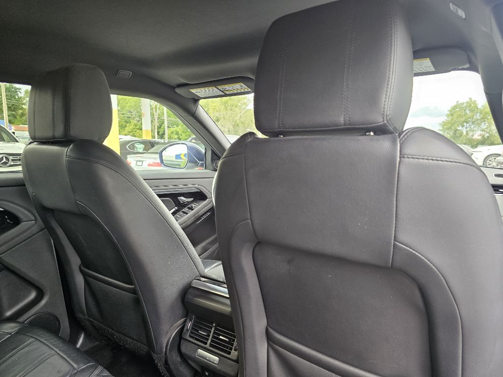 Photo 44 of this LAND ROVER RANGE ROVER EVO