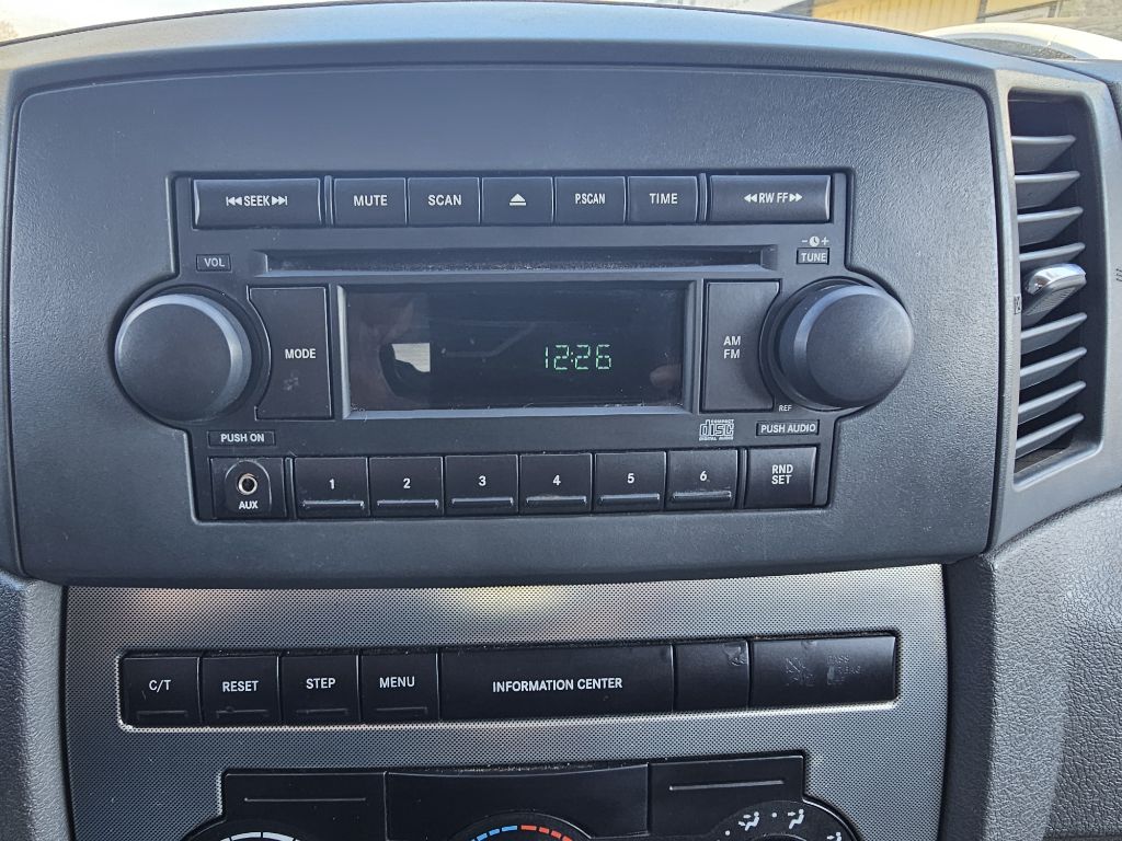 Photo 15 of this JEEP GRAND CHEROKEE